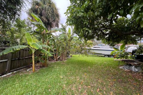 Villa ou maison à louer à Miami, Floride: 2 chambres, 85.28 m2 № 2390051 - photo 9