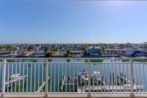 Copropriété à vendre à Clearwater, Floride: 3 chambres, 163.51 m2 № 2205881 - photo 3