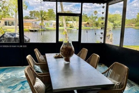 Touwnhouse à vendre à Pembroke Pines, Floride: 3 chambres, 136.75 m2 № 1741260 - photo 13