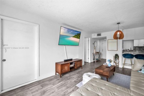 Снять в аренду кондоминиум в Дейви, Флорида 1 спальня, 60.76м2, № 1958386 - фото 11