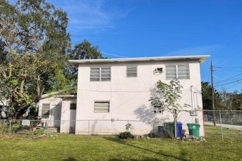Casa en venta en Miami, Florida, 3 dormitorios, 156.17 m2 № 952385 - foto 1