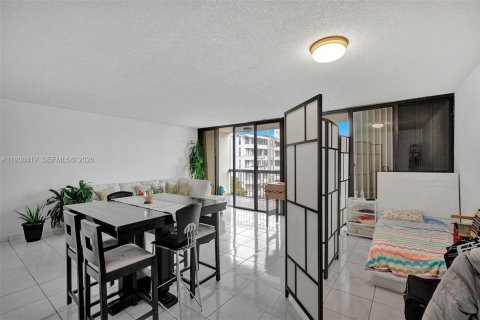 Copropriété à louer à Bay Harbor Islands, Floride: 2 chambres, 148.64 m2 № 1996425 - photo 8