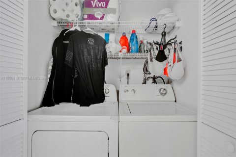 Copropriété à louer à Bay Harbor Islands, Floride: 2 chambres, 148.64 m2 № 1996425 - photo 21