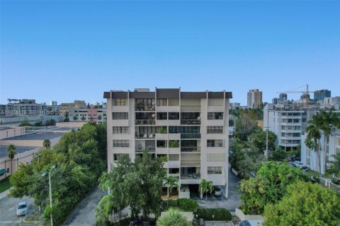 Copropriété à louer à Bay Harbor Islands, Floride: 2 chambres, 148.64 m2 № 1996425 - photo 27