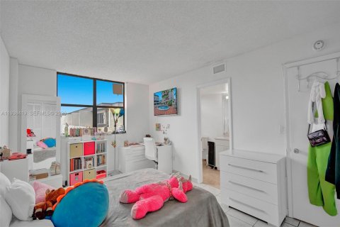 Copropriété à louer à Bay Harbor Islands, Floride: 2 chambres, 148.64 m2 № 1996425 - photo 11