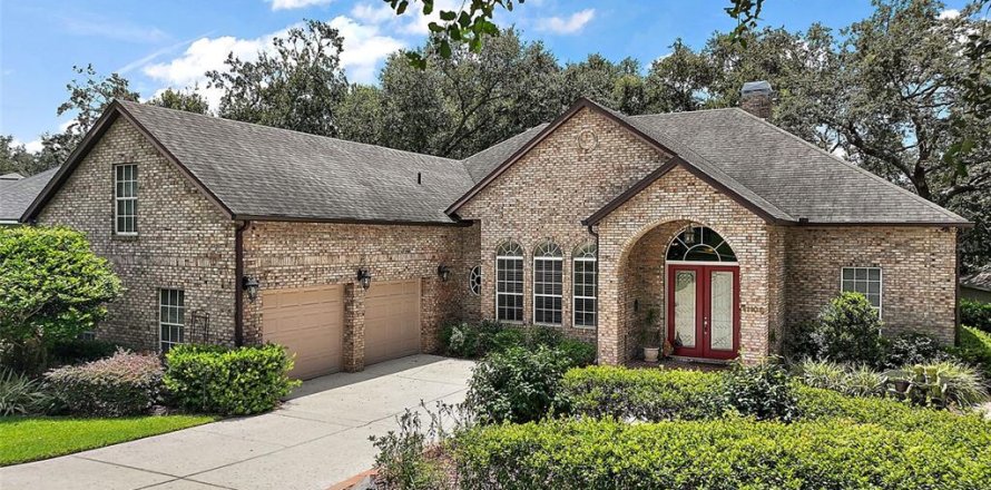 House in Clermont, Florida 4 bedrooms, 266.91 sq.m. № 1884402