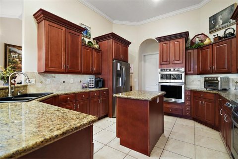 House in Clermont, Florida 4 bedrooms, 266.91 sq.m. № 1884402 - photo 12