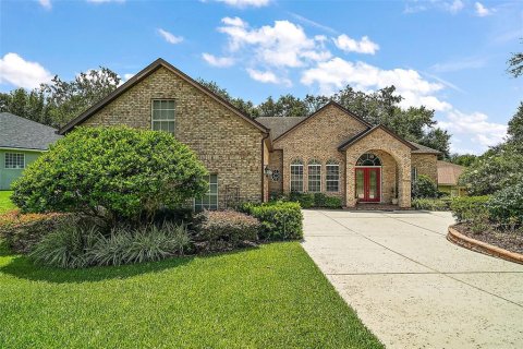 House in Clermont, Florida 4 bedrooms, 266.91 sq.m. № 1884402 - photo 2
