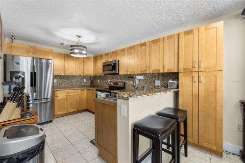 House in Miami, Florida 3 bedrooms, 157.93 sq.m. № 2219561 - photo 17