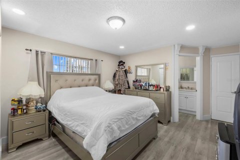 House in Miami, Florida 3 bedrooms, 157.93 sq.m. № 2219561 - photo 7