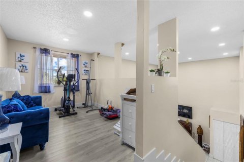 House in Miami, Florida 3 bedrooms, 157.93 sq.m. № 2219561 - photo 22