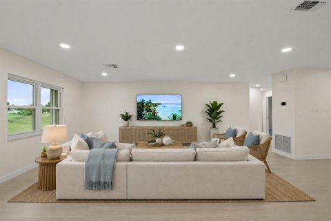 Condo in Sun City Center, Florida, 2 bedrooms  № 2210126 - photo 12
