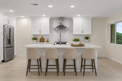 Condo in Sun City Center, Florida, 2 bedrooms  № 2210126 - photo 5