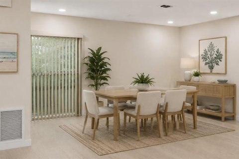 Condo in Sun City Center, Florida, 2 bedrooms  № 2210126 - photo 13