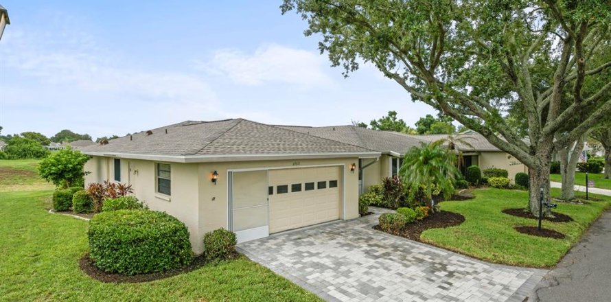 Condo in Sun City Center, Florida, 2 bedrooms  № 2210126