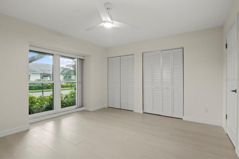 Condo in Sun City Center, Florida, 2 bedrooms  № 2210126 - photo 19