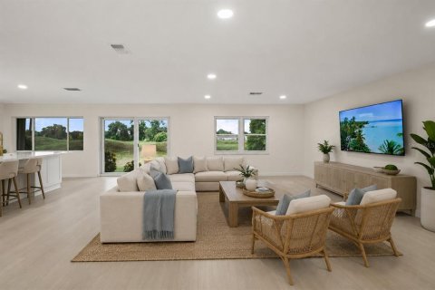 Condo in Sun City Center, Florida, 2 bedrooms  № 2210126 - photo 10