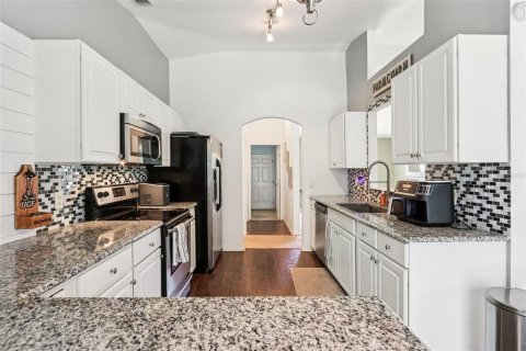 Casa en venta en Summerfield, Florida, 3 dormitorios, 148.18 m2 № 1842335 - foto 12