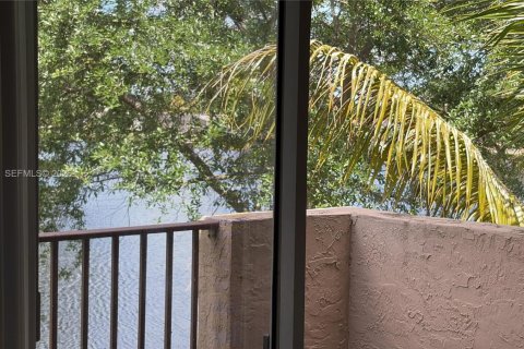 Снять в аренду кондоминиум в Пемброк-Пайнс, Флорида 2 спальни, № 2063223 - фото 11