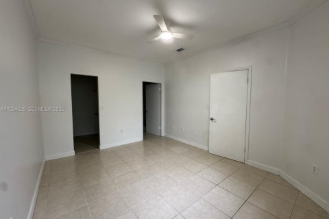 Снять в аренду кондоминиум в Пемброк-Пайнс, Флорида 2 спальни, № 2063223 - фото 14