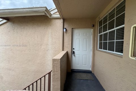 Снять в аренду кондоминиум в Пемброк-Пайнс, Флорида 2 спальни, № 2063223 - фото 23