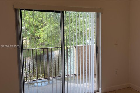 Снять в аренду кондоминиум в Пемброк-Пайнс, Флорида 2 спальни, № 2063223 - фото 9