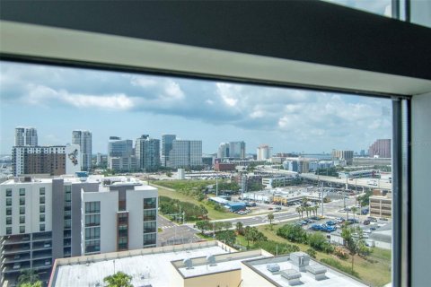 Condo in Tampa, Florida, 2 bedrooms  № 1751536 - photo 21