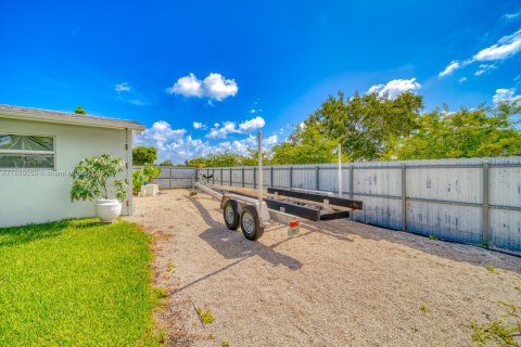 Villa ou maison à vendre à Palmetto Bay, Floride: 3 chambres, 153.01 m2 № 1938576 - photo 23
