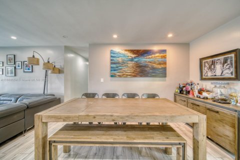 Villa ou maison à vendre à Palmetto Bay, Floride: 3 chambres, 153.01 m2 № 1938576 - photo 3