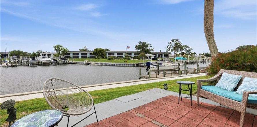 Condo in Englewood, Florida, 3 bedrooms № 2221708