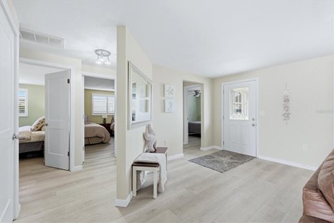 Condo in Englewood, Florida, 3 bedrooms № 2221708 - photo 4