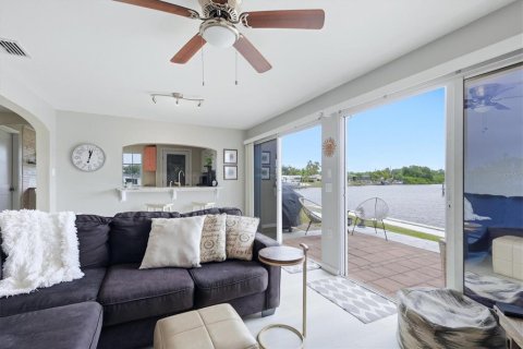 Condo in Englewood, Florida, 3 bedrooms № 2221708 - photo 7
