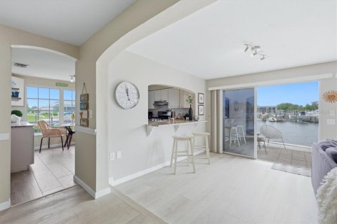 Condo in Englewood, Florida, 3 bedrooms № 2221708 - photo 14