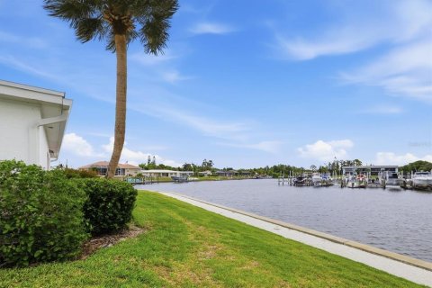 Condo in Englewood, Florida, 3 bedrooms № 2221708 - photo 30