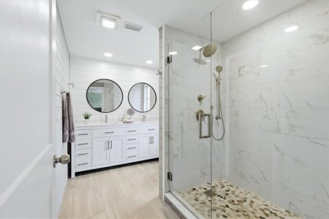 Condo in Englewood, Florida, 3 bedrooms № 2221708 - photo 23