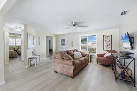 Condo in Englewood, Florida, 3 bedrooms № 2221708 - photo 5
