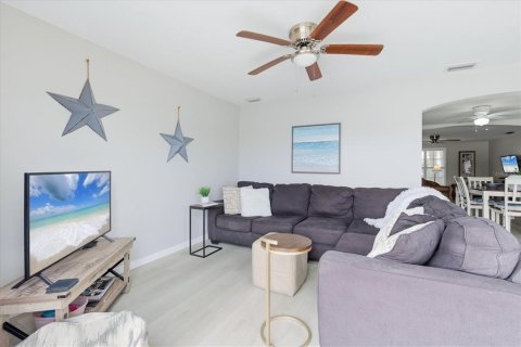 Condo in Englewood, Florida, 3 bedrooms № 2221708 - photo 8