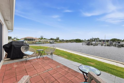 Condo in Englewood, Florida, 3 bedrooms № 2221708 - photo 27