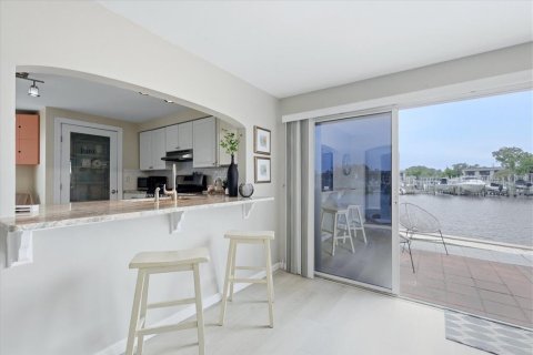 Condo in Englewood, Florida, 3 bedrooms № 2221708 - photo 15