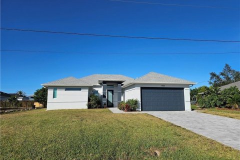 Villa ou maison à Cape Coral, Floride 3 chambres, 136.01 m2 № 2114310