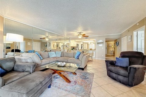 Copropriété à vendre à Indian Shores, Floride: 2 chambres, 130.06 m2 № 2102296 - photo 13
