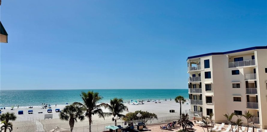 Condo à Indian Shores, Floride, 2 chambres № 2102296