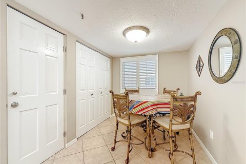 Copropriété à vendre à Indian Shores, Floride: 2 chambres, 130.06 m2 № 2102296 - photo 9