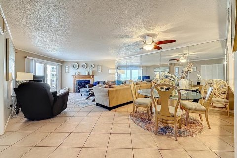 Copropriété à vendre à Indian Shores, Floride: 2 chambres, 130.06 m2 № 2102296 - photo 10