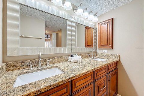 Copropriété à vendre à Indian Shores, Floride: 2 chambres, 130.06 m2 № 2102296 - photo 26