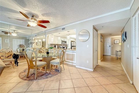 Copropriété à vendre à Indian Shores, Floride: 2 chambres, 130.06 m2 № 2102296 - photo 11