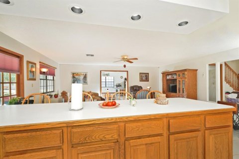 House in Merrit Island, Florida 4 bedrooms, 285.77 sq.m. № 2111439 - photo 3