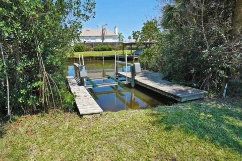 House in Merrit Island, Florida 4 bedrooms, 285.77 sq.m. № 2111439 - photo 4