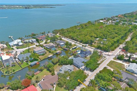 House in Merrit Island, Florida 4 bedrooms, 285.77 sq.m. № 2111439 - photo 12