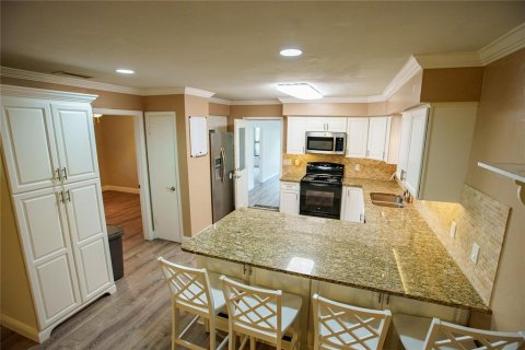 House in Alachua, Florida 7 bedrooms, 292.27 sq.m. № 2200507 - photo 28